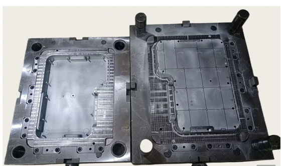 แม่พิมพ์ตู้พลาสติกอุปกรณ์การแพทย์ CNC Machining Precision Injection Molding